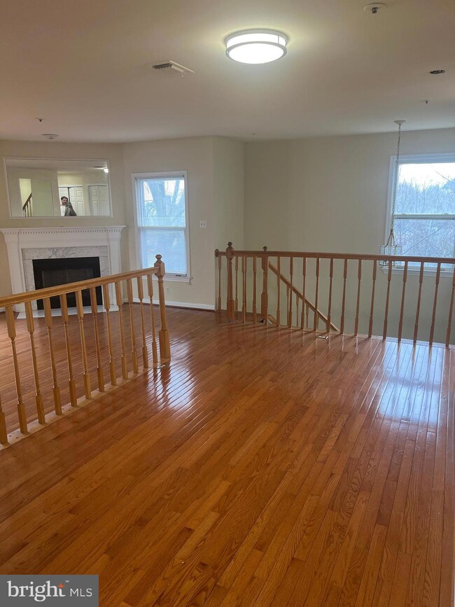 7875 Apache Ridge Ct, Manassas, VA 20109 - photo 7
