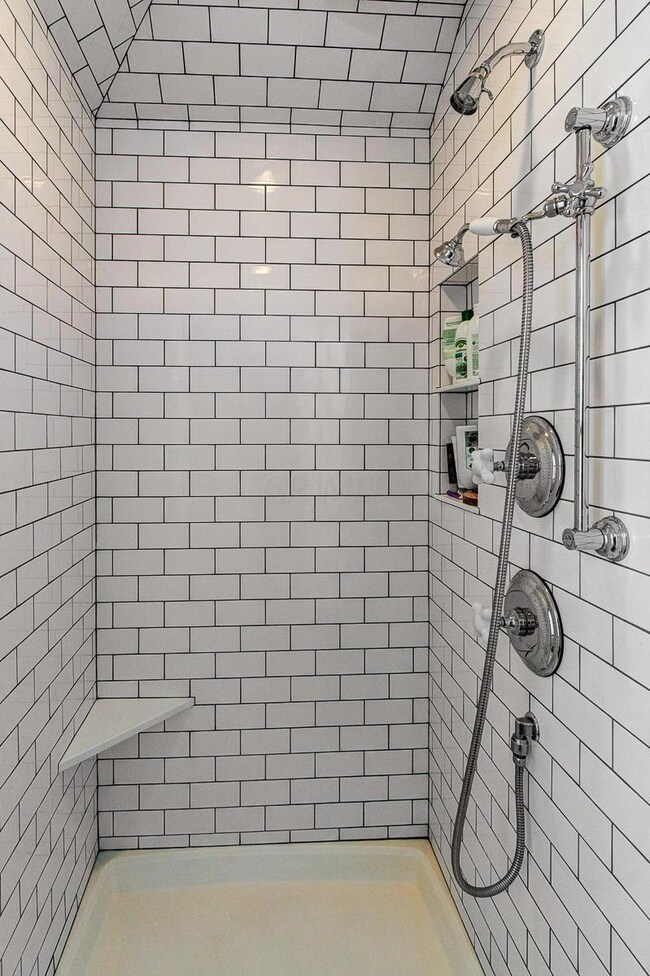 Master Suite - Full Bath