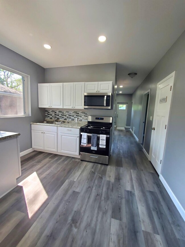 876 E 36th Place, Gary, IN 46409 - photo 5