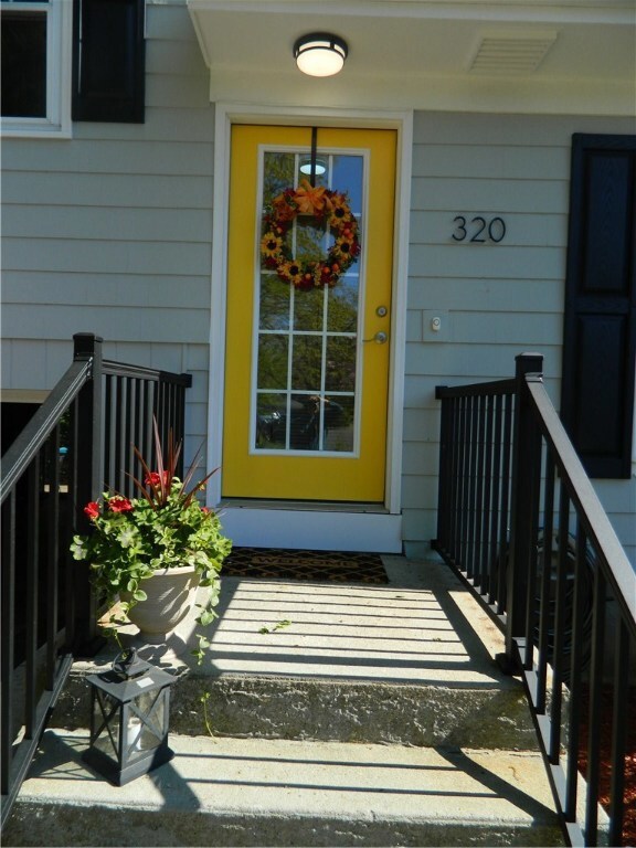 320 Cowesett Rd, Warwick, RI 02886 - photo 4