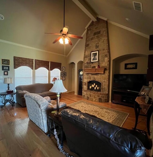 124 Mesquite Dr, Decatur, TX 76234 - photo 4