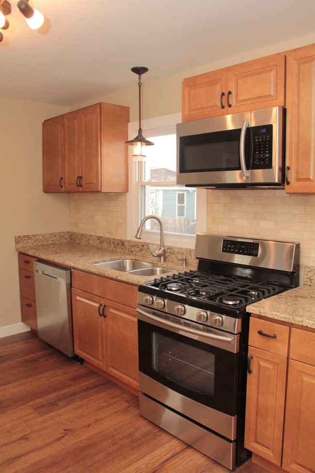 132 N Wright St, Griffith, IN 46319 - photo 4