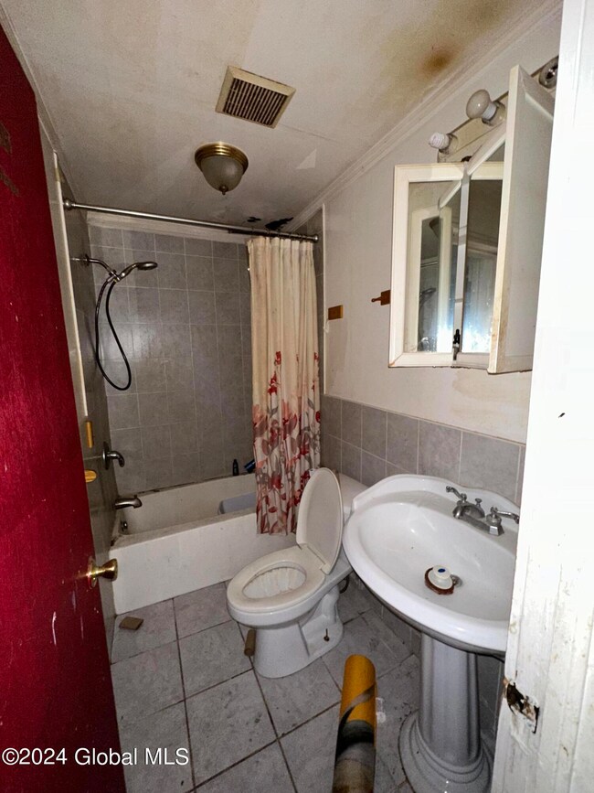 461 Hulett St, Schenectady, NY 12307 - photo 7