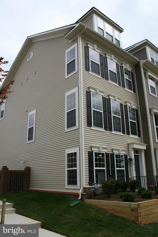 11912 Weybridge Ln, Germantown, MD 20876 - photo 3