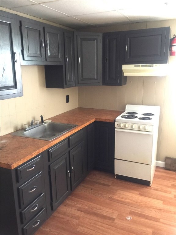 672 Providence St unit 1A, West Warwick, RI 02893 - photo 6