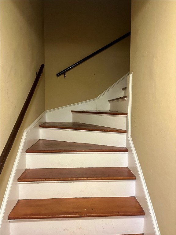 26 Bedlow Ave unit 2, Newport, RI 02840 - photo 3