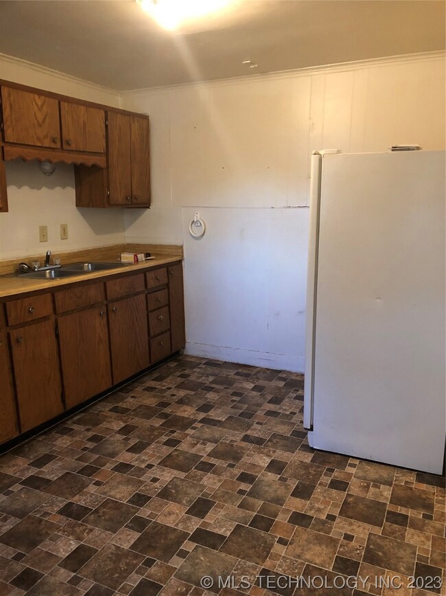 618 N Collins Ave, Okmulgee, OK 74447 - photo 5