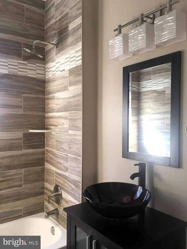 517 Opus Ave, Capitol Heights, MD 20743 - photo 3