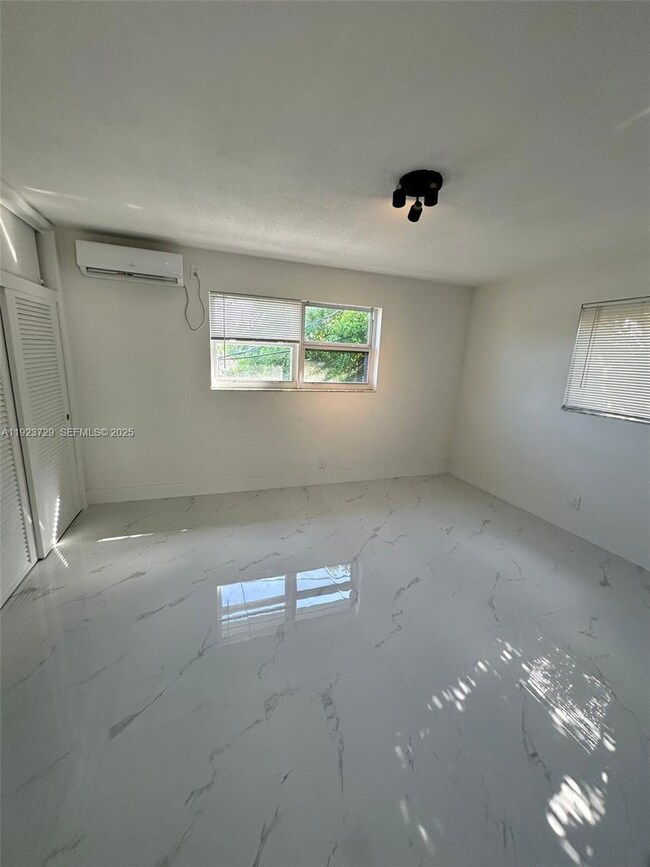 1520 NE 56th St unit 8, Fort Lauderdale, FL 33334 - photo 7