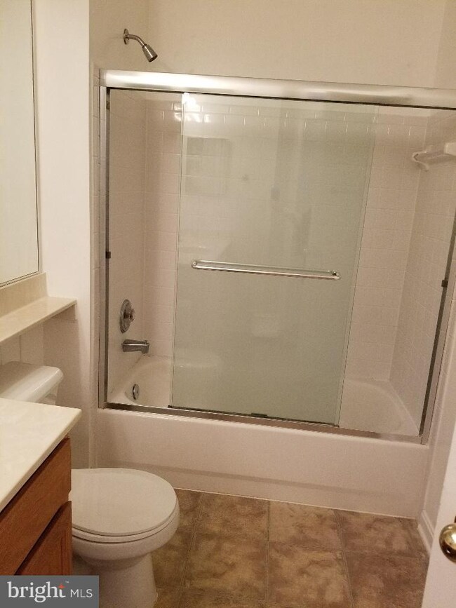 12008 Amber Ridge Cir unit A101, Germantown, MD 20876 - photo 5