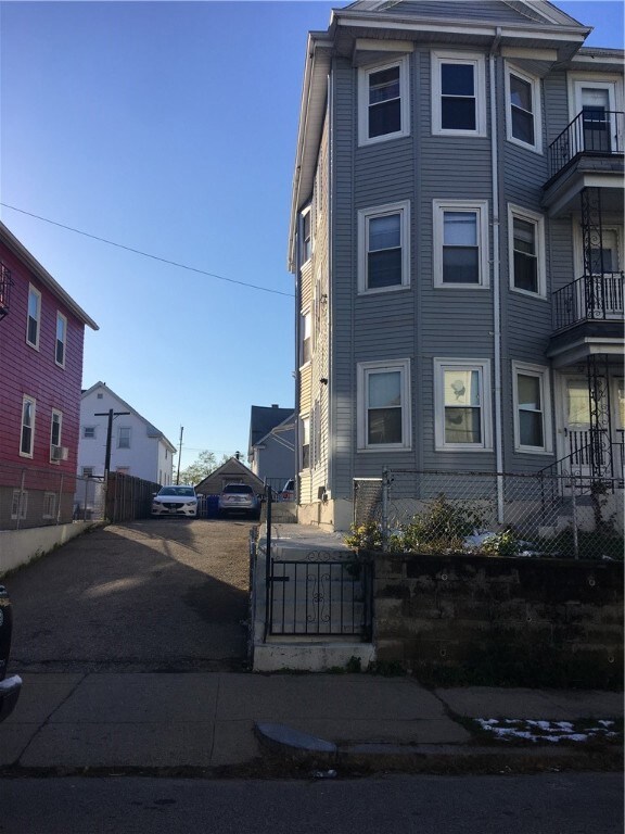 62 Larch St, Pawtucket, RI 02860 - photo 3