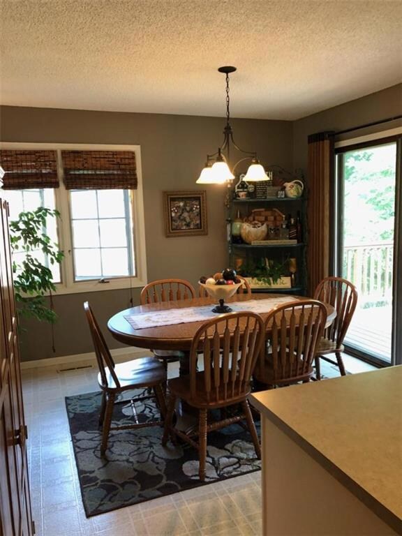 912 Park Ln, Pella, IA 50219 - photo 3