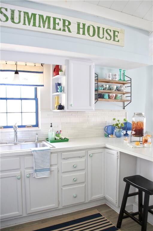 Discover old cottage charm with pull out chopping 
