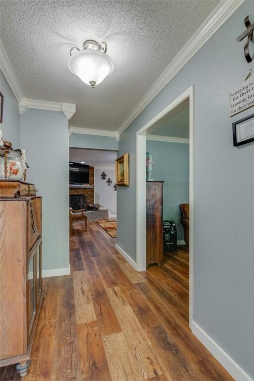 Soft gray walls and fresh white trim with easy car