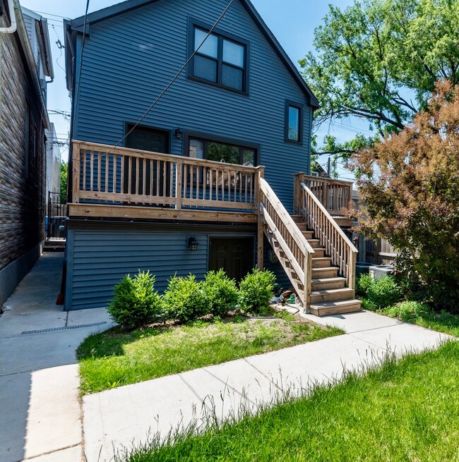 1722 N Artesian Ave unit 2R, Chicago, IL 60647 - photo 3