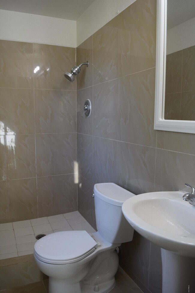 4827 W Palm Ln, Phoenix, AZ 85035 - photo 6