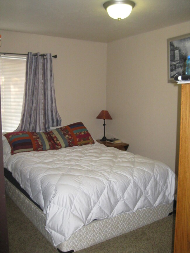 1134 N Court St, Redding, CA 96001 - photo 5