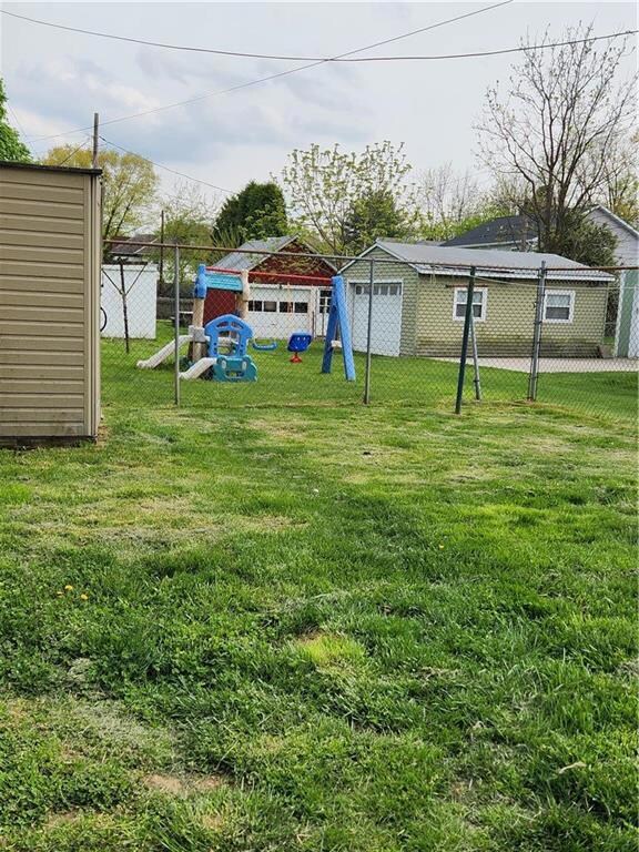 116 S Railroad St, Walnutport, PA 18088 - photo 3