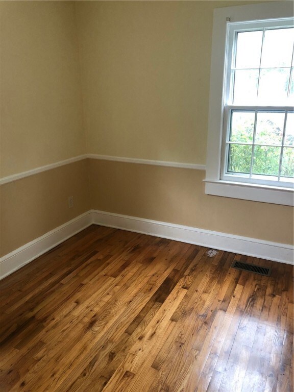 208 N Catherine St, Walhalla, SC 29691 - photo 6