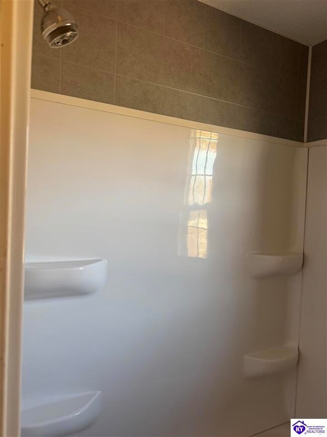 5526 S Dixie Hwy, Glendale, KY 42740 - photo 5