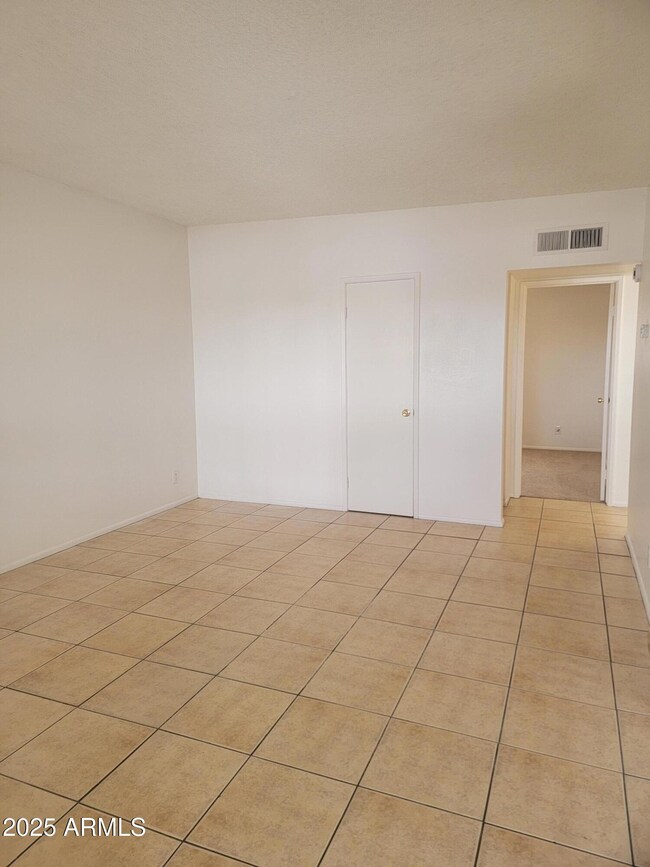 1101 N Wedgewood Dr unit C, Mesa, AZ 85203 - photo 6