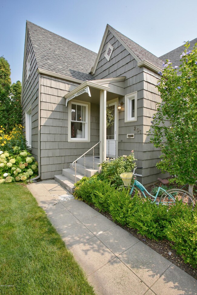 Cape Cod Charm