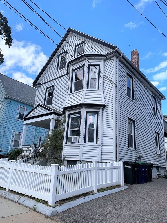 25 Gibbens St unit 2, Somerville, MA 02143 - photo 2