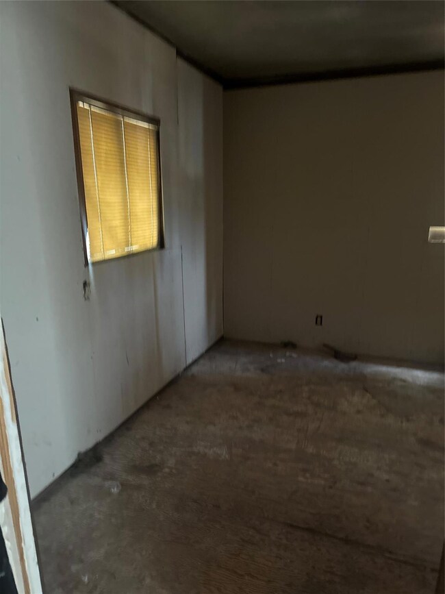 308 E Martin Luther King Dr, Ennis, TX 75119 - photo 7