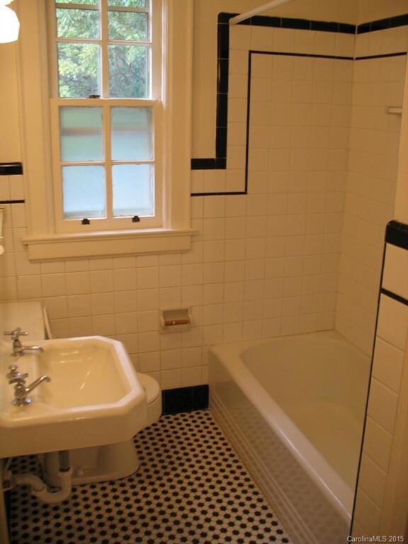 414 S Center St, Statesville, NC 28677 - photo 7