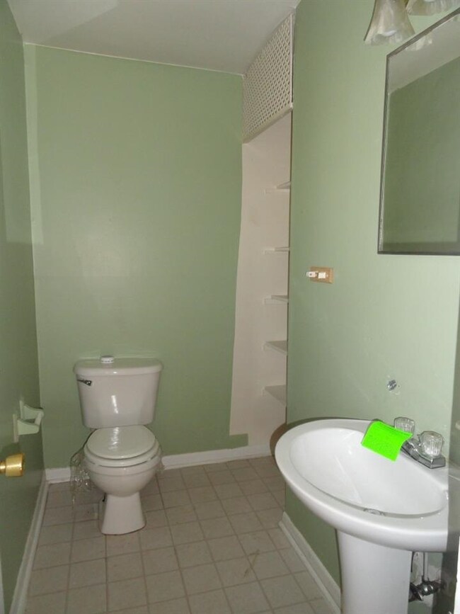 317 Lakewood Dr, Jacksonville, NC 28546 - photo 6