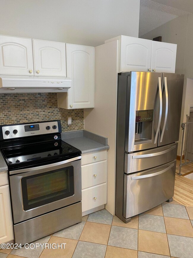 6229 Camrose Dr, Anchorage, AK 99504 - photo 2