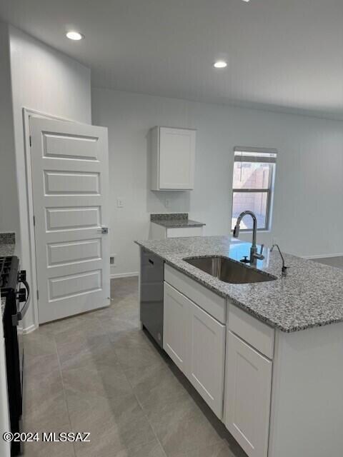 Kitchen white cabs