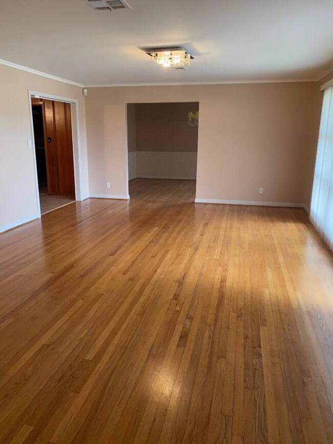 3114 S Macgregor Way, Houston, TX 77021 - photo 6