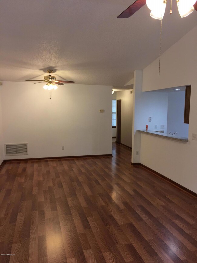 7822 Aquarius Cir S, Jacksonville, FL 32216 - photo 6