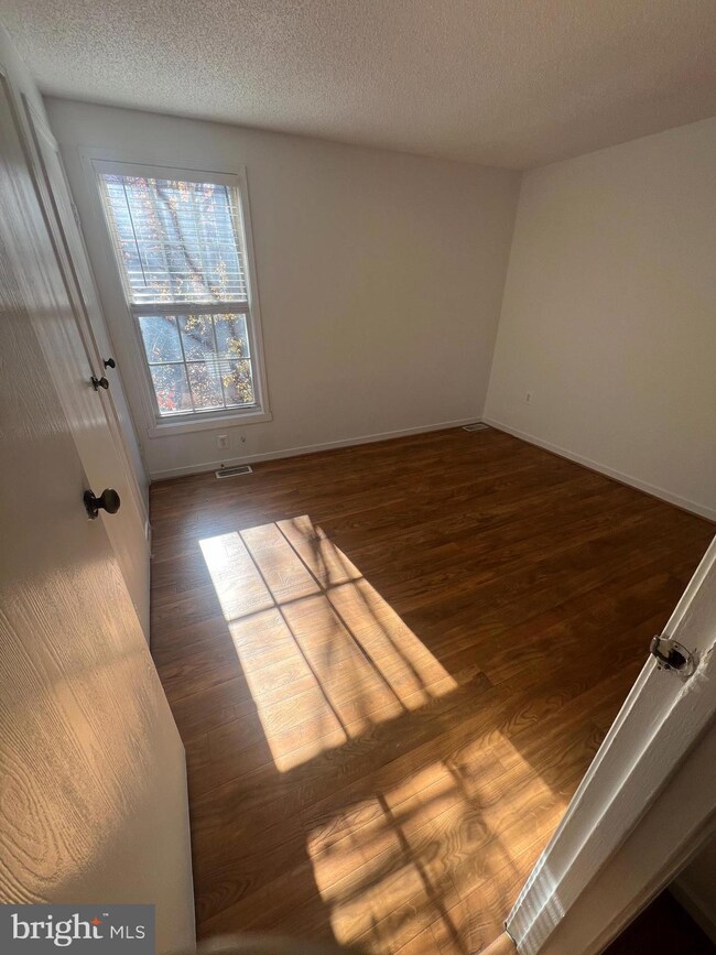 405 Carnaby St unit 3, Stafford, VA 22554 - photo 4