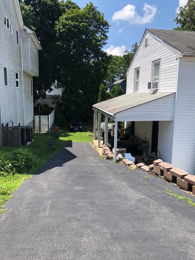 86 Highland Rd, Staten Island, NY 10308 - photo 4