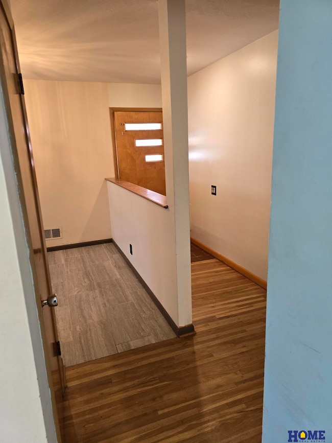 529 Skyway Rd, Lincoln, NE 68505 - photo 3