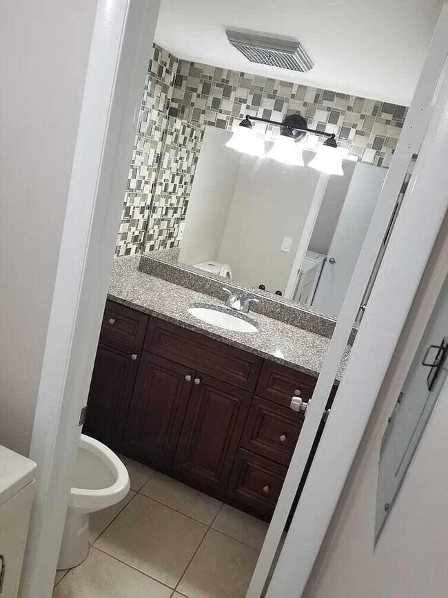 2184 White Pine Cir unit A, Greenacres, FL 33415 - photo 6