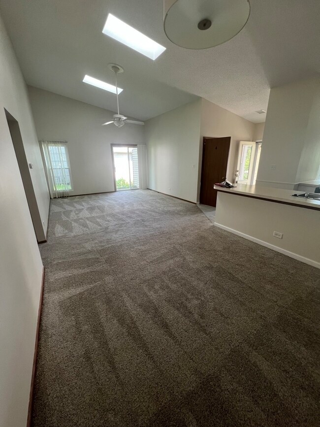 1927 Appaloosa Dr unit 7, Naperville, IL 60565 - photo 6