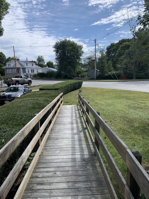 81 Russells Mills Rd, South Dartmouth, MA 02748 - photo 7