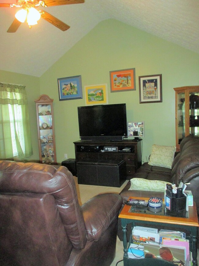 260 W Doak Rd, Manchester, TN 37355 - photo 2