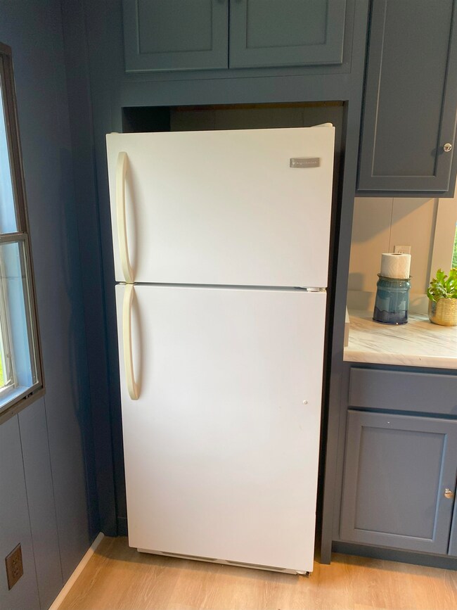 18A Billings Mobile Manor, Rutland, VT 05701 - photo 4