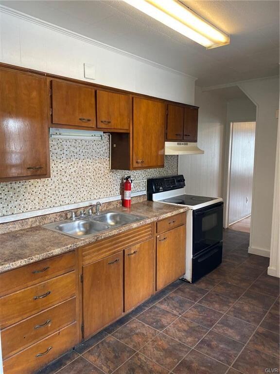 205 N Railroad St, Allentown, PA 18102 - photo 6