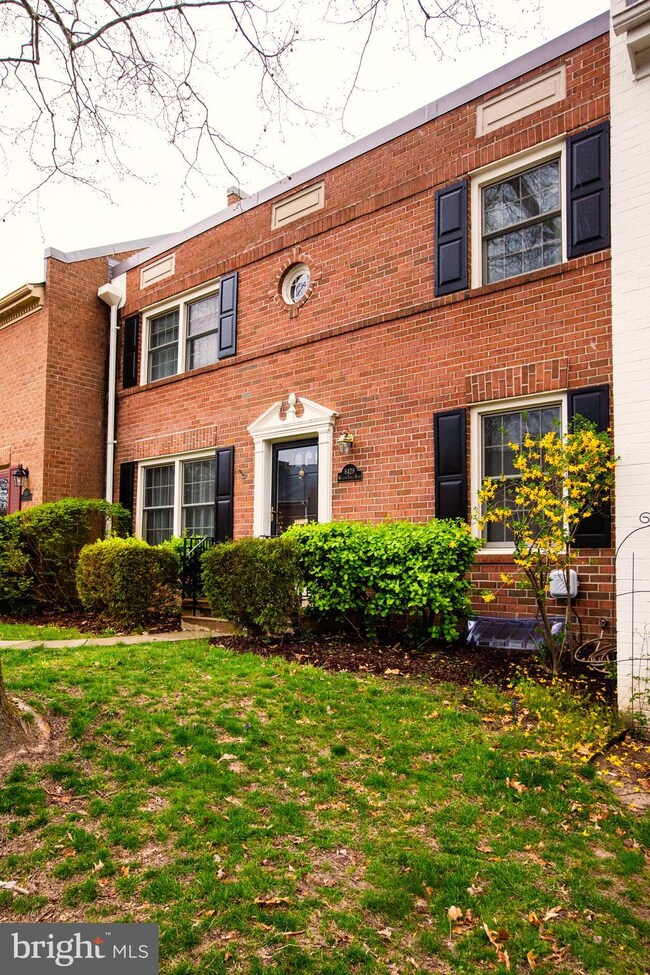 8428 Willow Forge Rd, Springfield, VA 22152 - photo 4