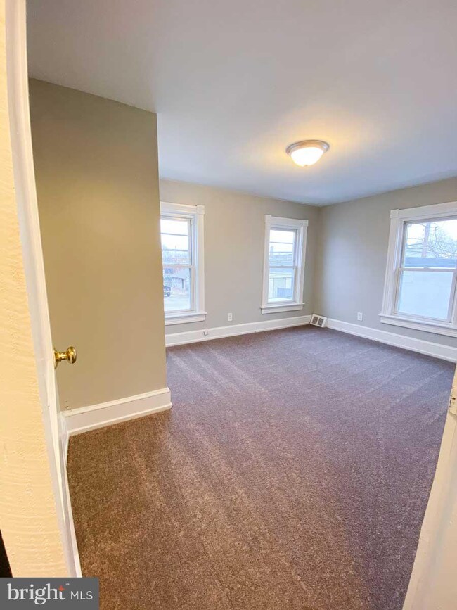 14 W Buck St, Paulsboro, NJ 08066 - photo 7