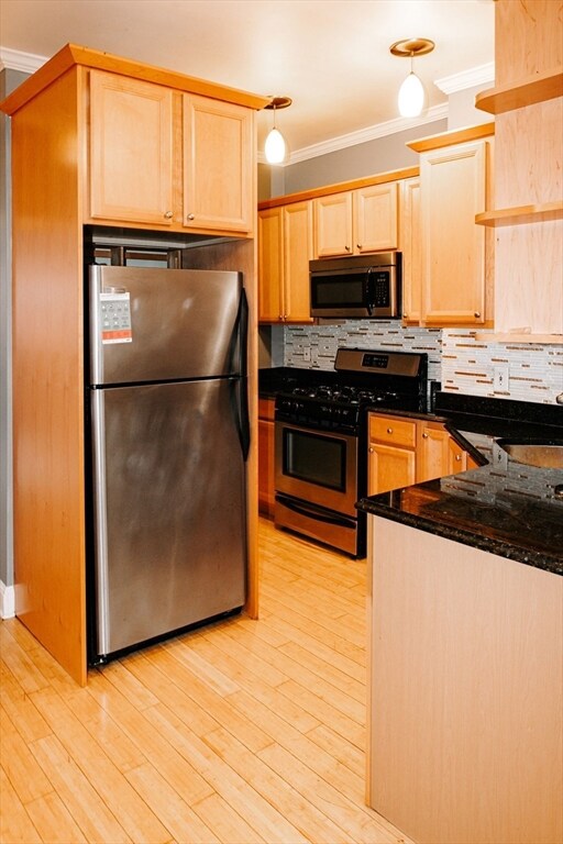 128 W 9th St unit A, Boston, MA 02127 - photo 3