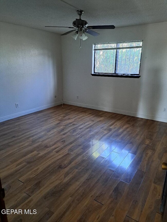 1815 Villa Santos Cir, El Paso, TX 79935 - photo 3