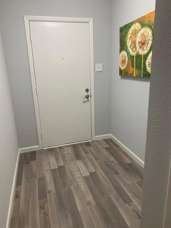 608 Ridgewood Cir, Hurst, TX 76054 - photo 4