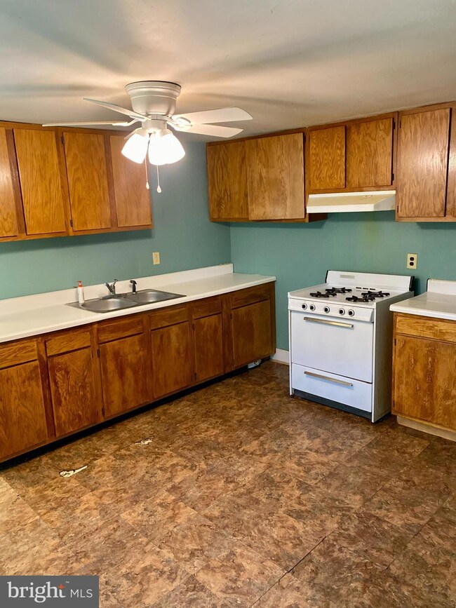 4856 Kings Hwy, Colonial Beach, VA 22443 - photo 6