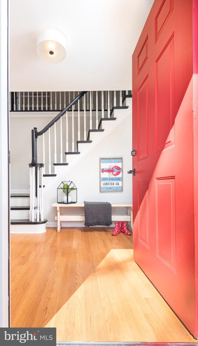 13142 Tuckaway Dr, Herndon, VA 20171 - photo 5